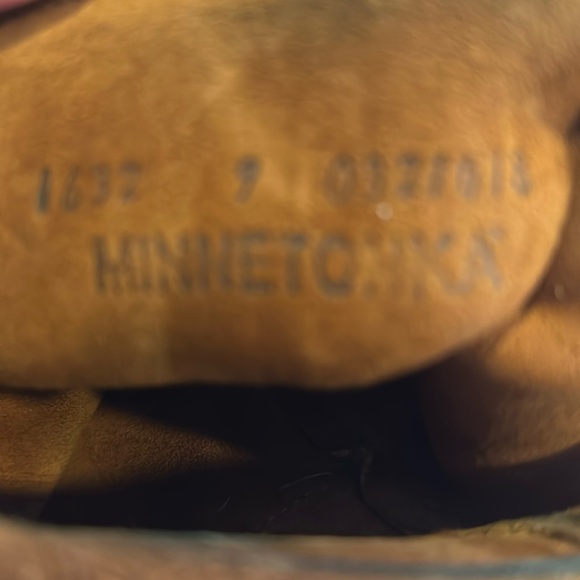 Minnetonka boots - Picture 9 of 9